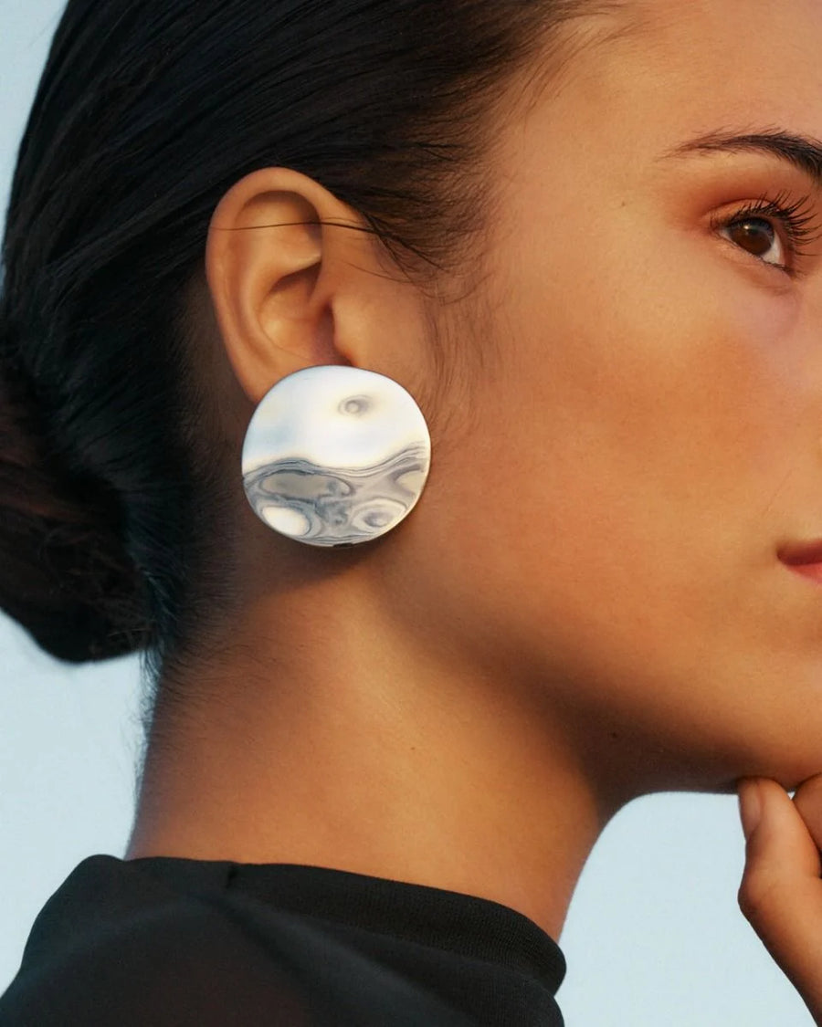 Örhängen Flowy Studs Maxi Steel